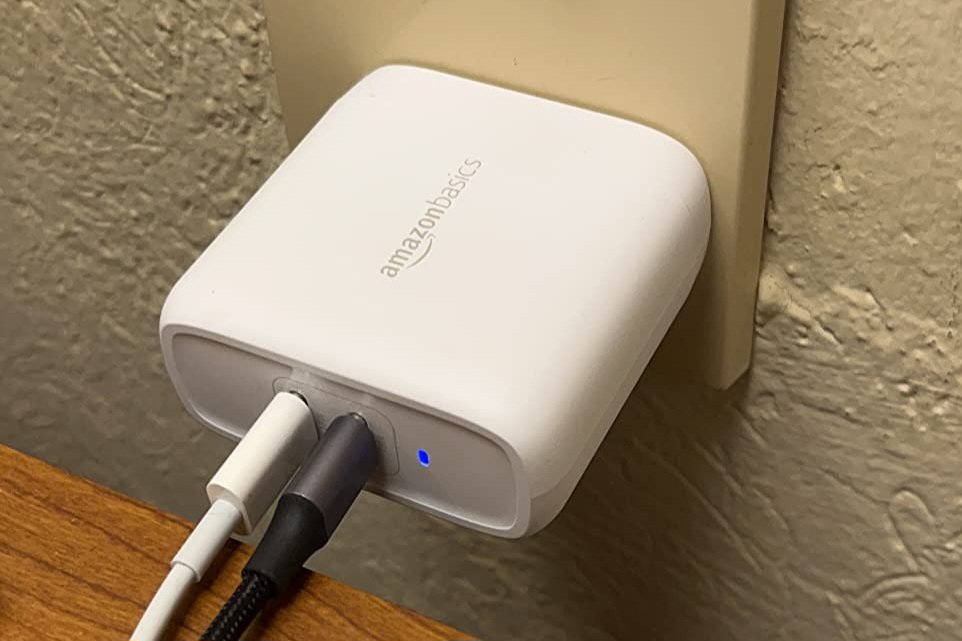 ᐅ Los Cargadores Amazon Basics que Siempre se AGOTAN en Prime Day ¡Consíguelos ANTES que Desaparezcan! 13 cargador iphone amazon basics